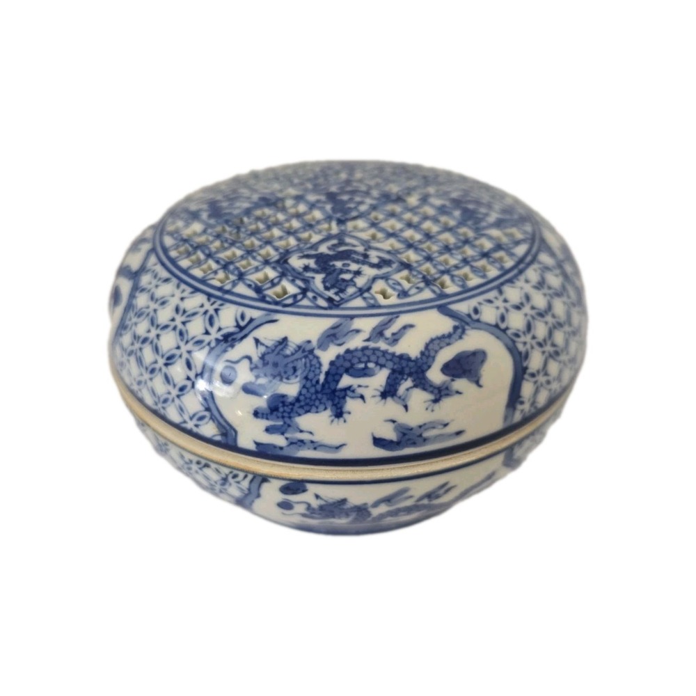 Vintage 80s Andrea Sadek Chinese Chinoiserie Blue & White Dish Reticulated Lid
